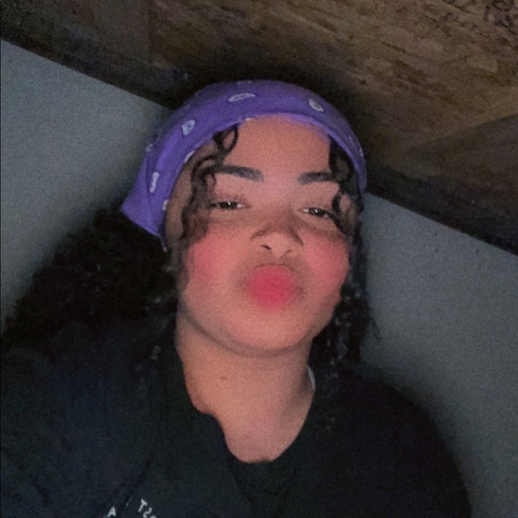 Meet your Posher, Lily - Picture 2 of 3